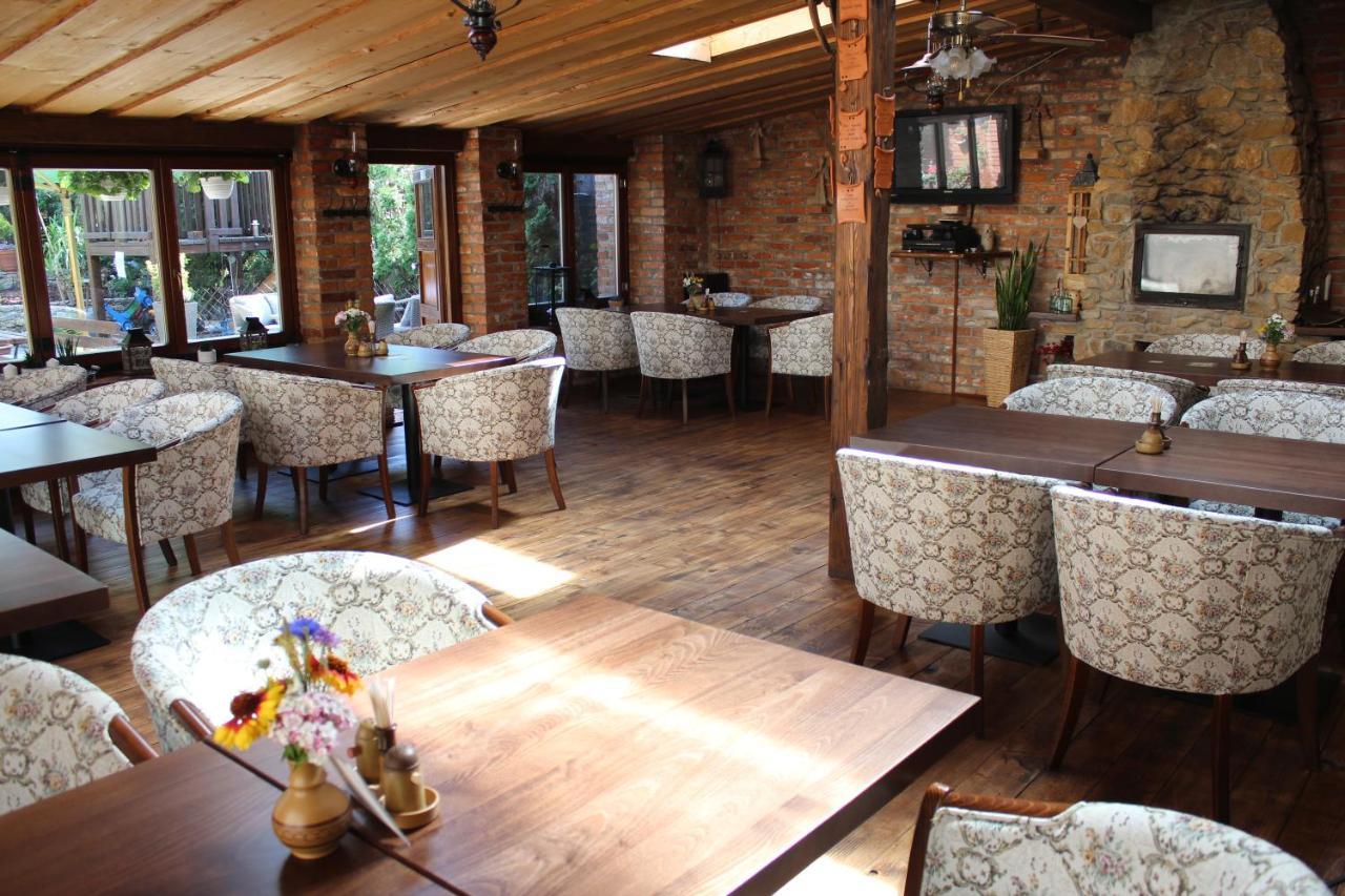 Maria Penzion & Restaurant Trenčín Exterior foto